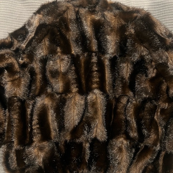 Veronica Beard Faux Fur Jacket - Picture 6 of 6